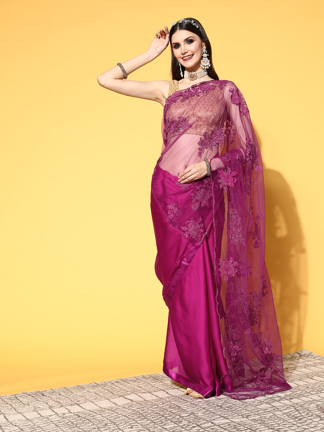 

Ishin Embroidered Saree, Pink