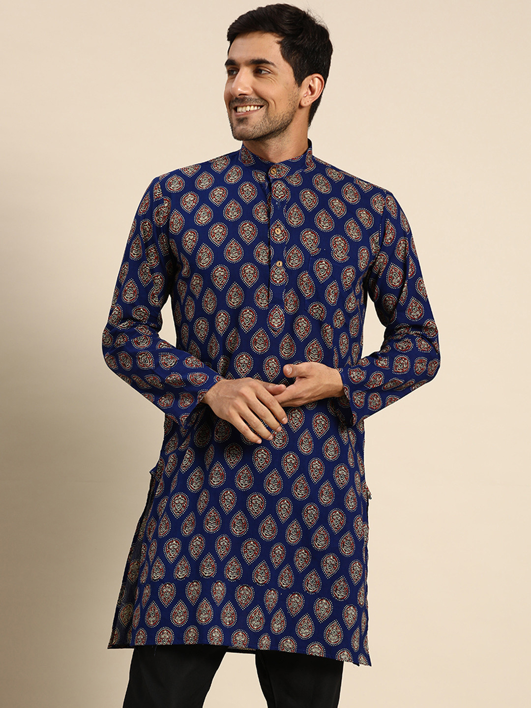 

RAJUBHAI HARGOVINDAS Men Navy Blue & Maroon Ethnic Motifs Printed Handloom Kurta