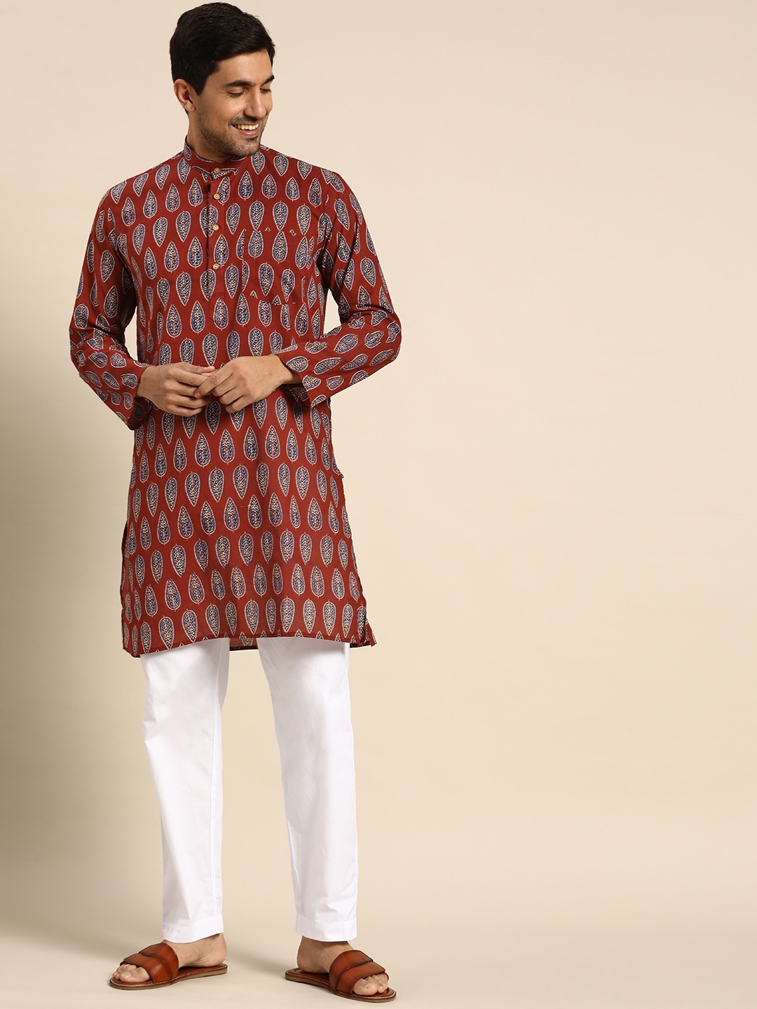 

RAJUBHAI HARGOVINDAS Men Maroon & Blue Ethnic Motifs Printed Cotton Indie Prints Kurta