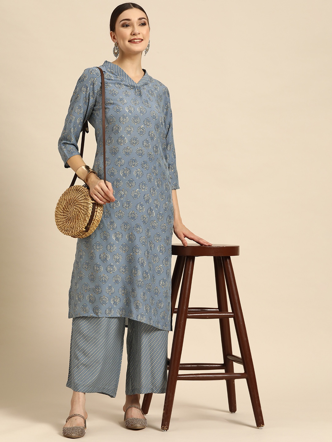 

Sangria Women Blue Ethnic Motifs Printed Kurta with Trousers