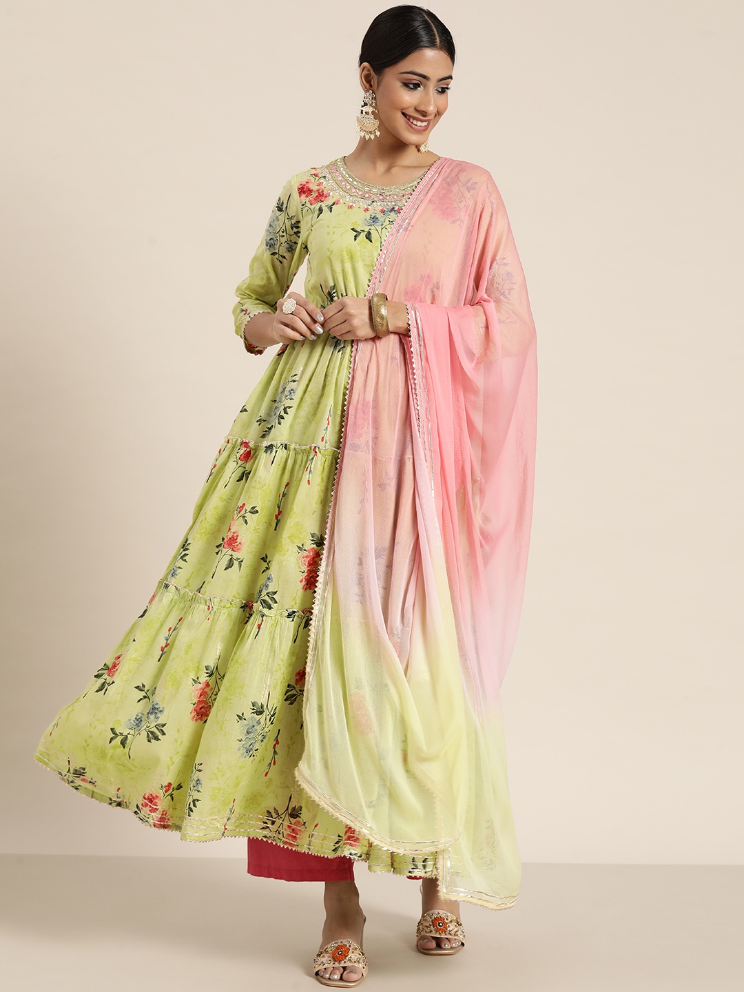 

Rain & Rainbow Women Green Floral Printed Gotta Patti Anarkali Kurta