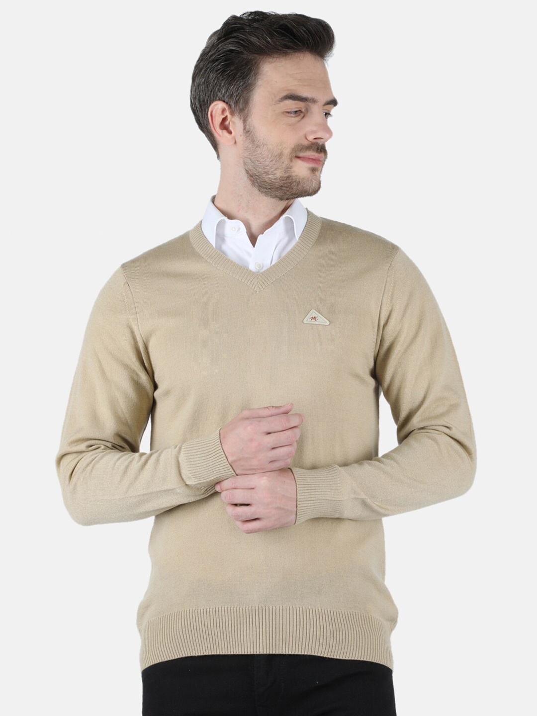 

Monte Carlo Mens Blend Wool Beige Solid V Neck Pullover