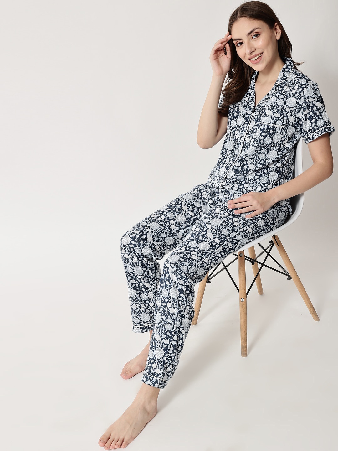 

Kashana Women Grey & White Printed Night suit