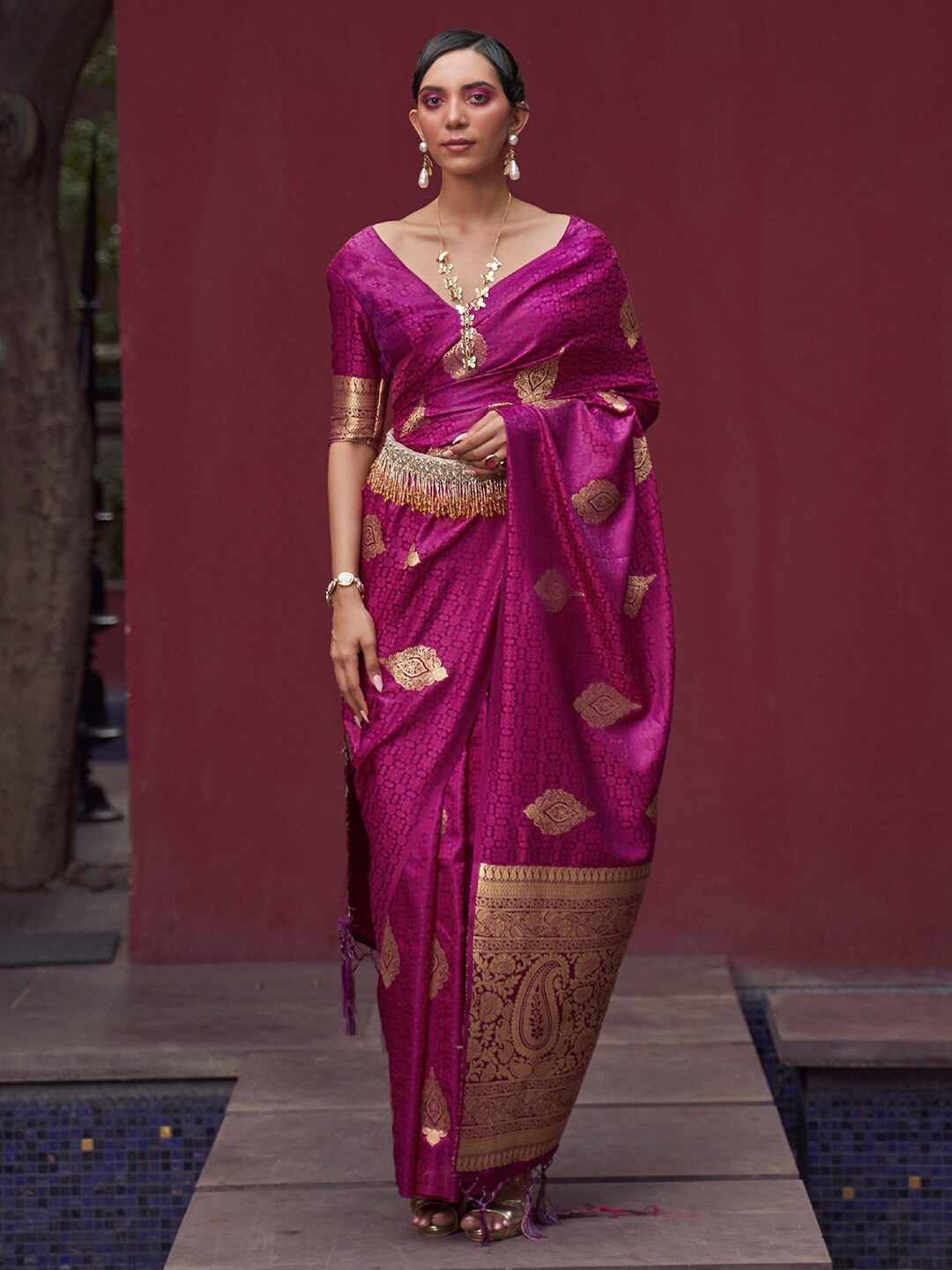 

Mitera Magenta Gold-Toned Bagh Silk Banarasi Saree