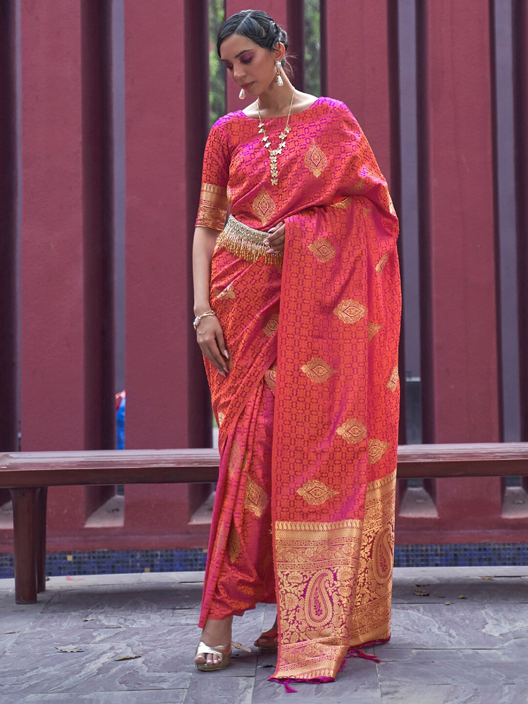 

Mitera Peach-Coloured Gold-Toned Bagh Silk Banarasi Saree