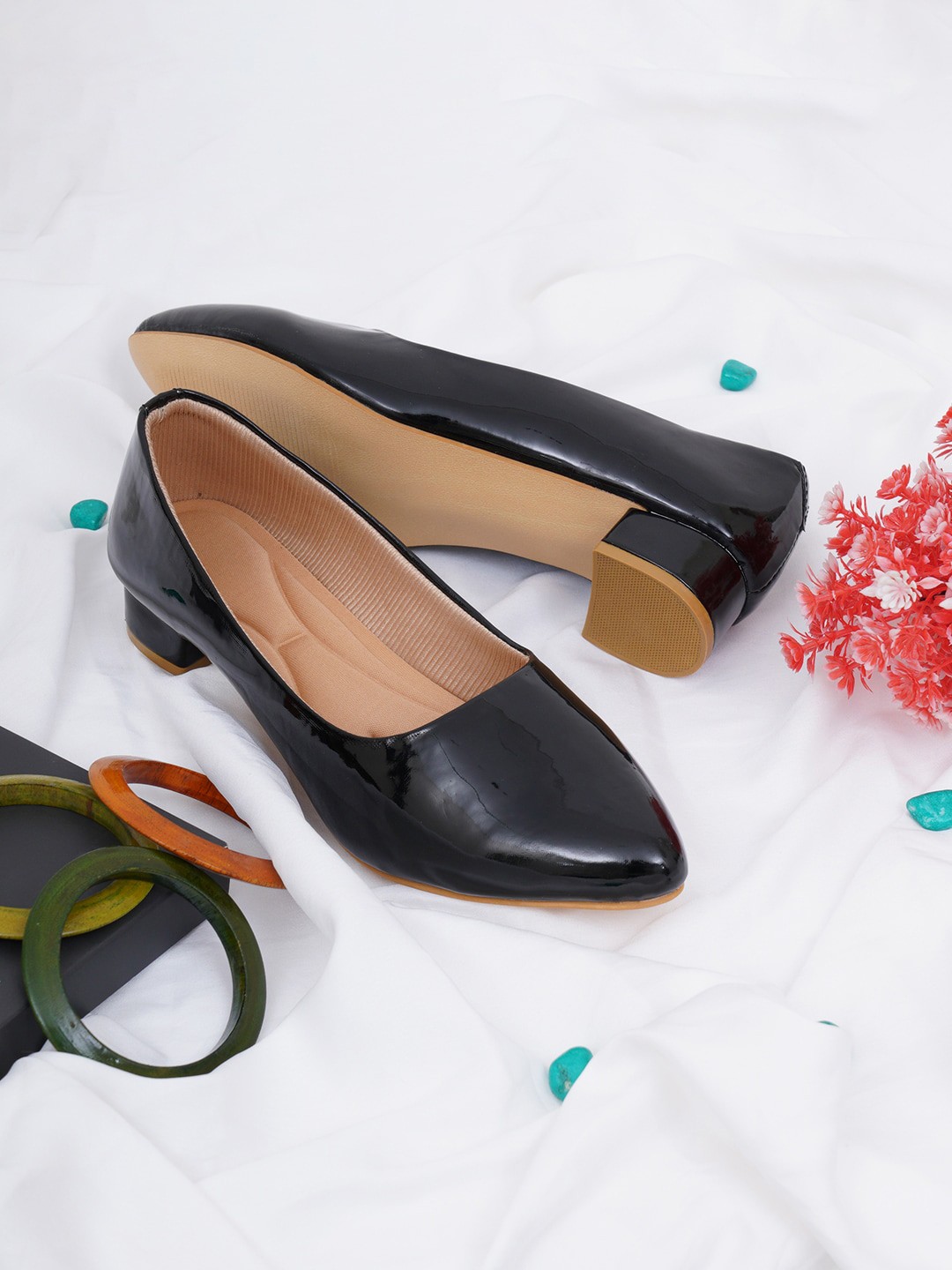 

Misto Black & Beige Work Block Pumps