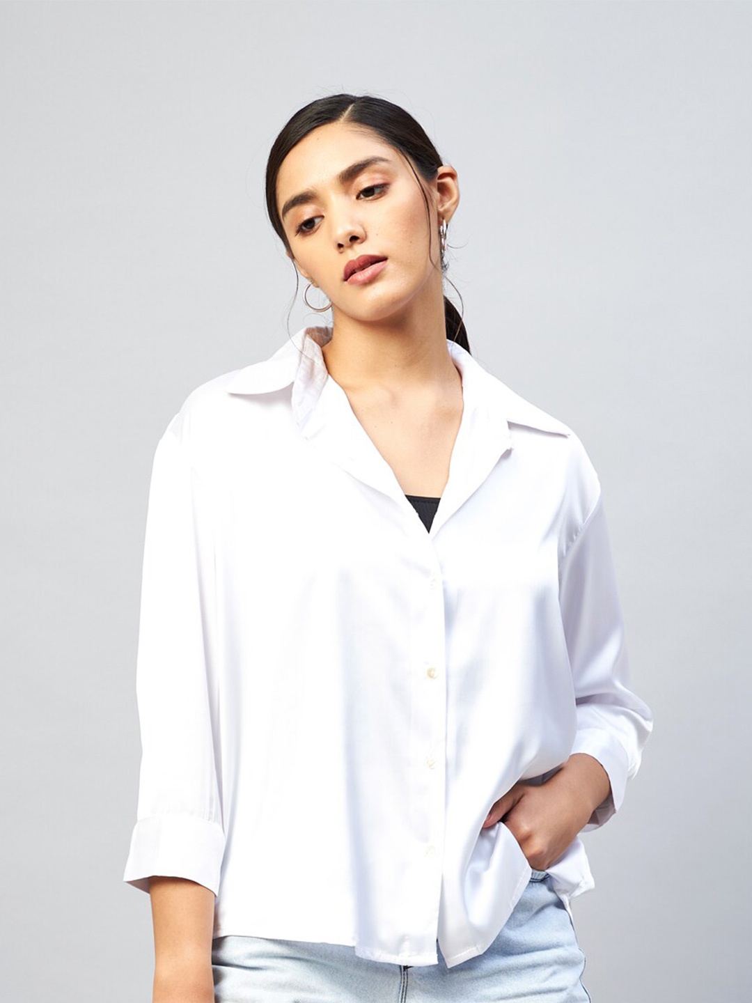 

Delan Women White Relaxed Boxy Casual Shirt