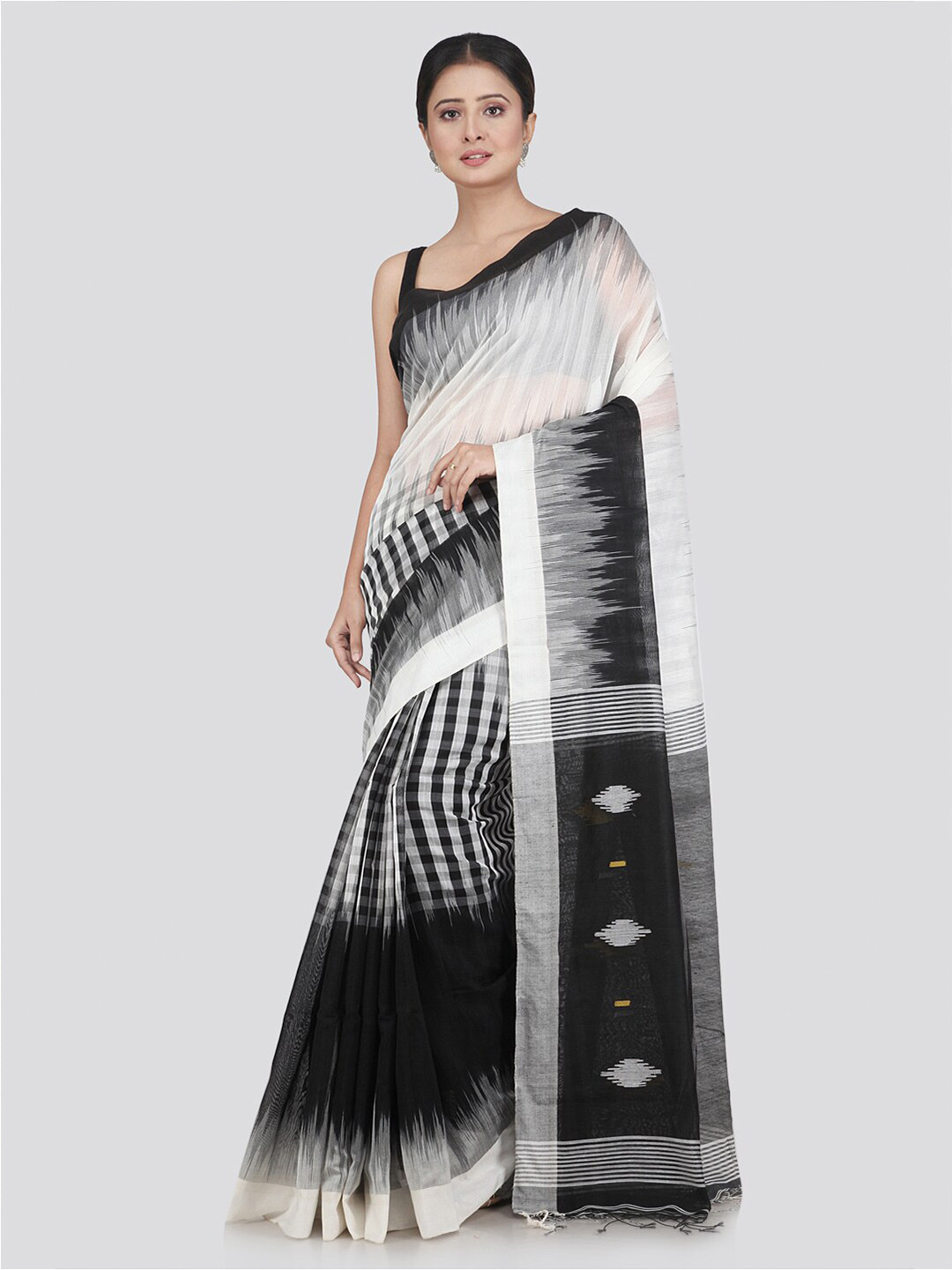 

PinkLoom White & Black Woven Design Saree