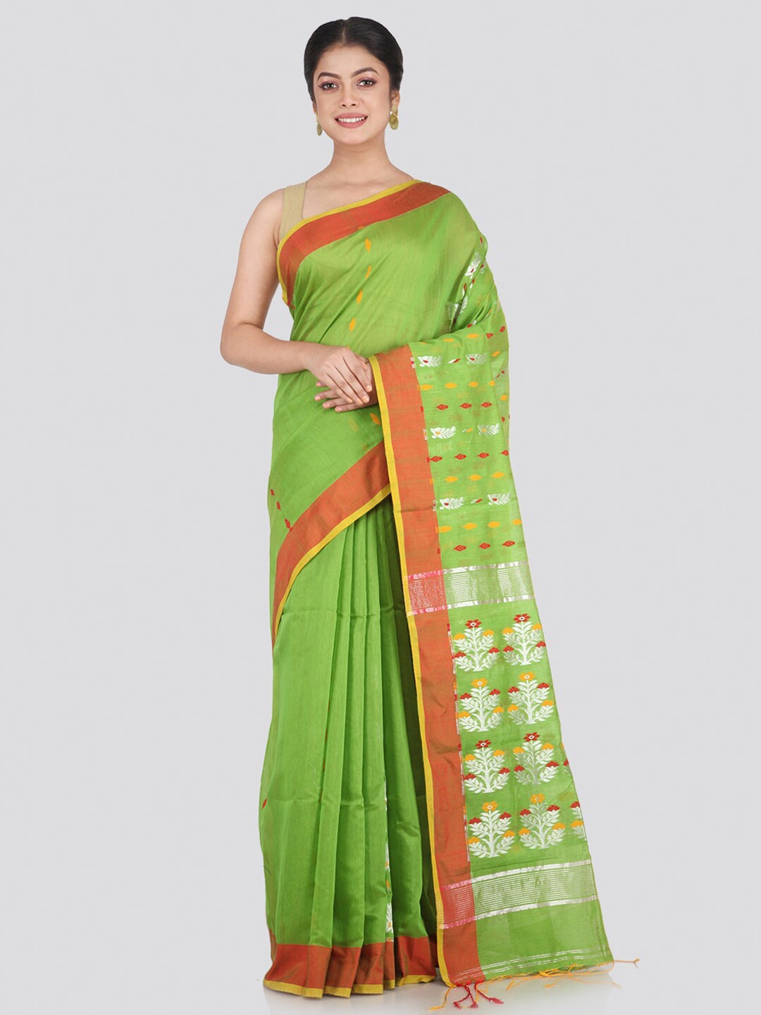 

PinkLoom Women Green & Silver-Toned Woven Design Saree