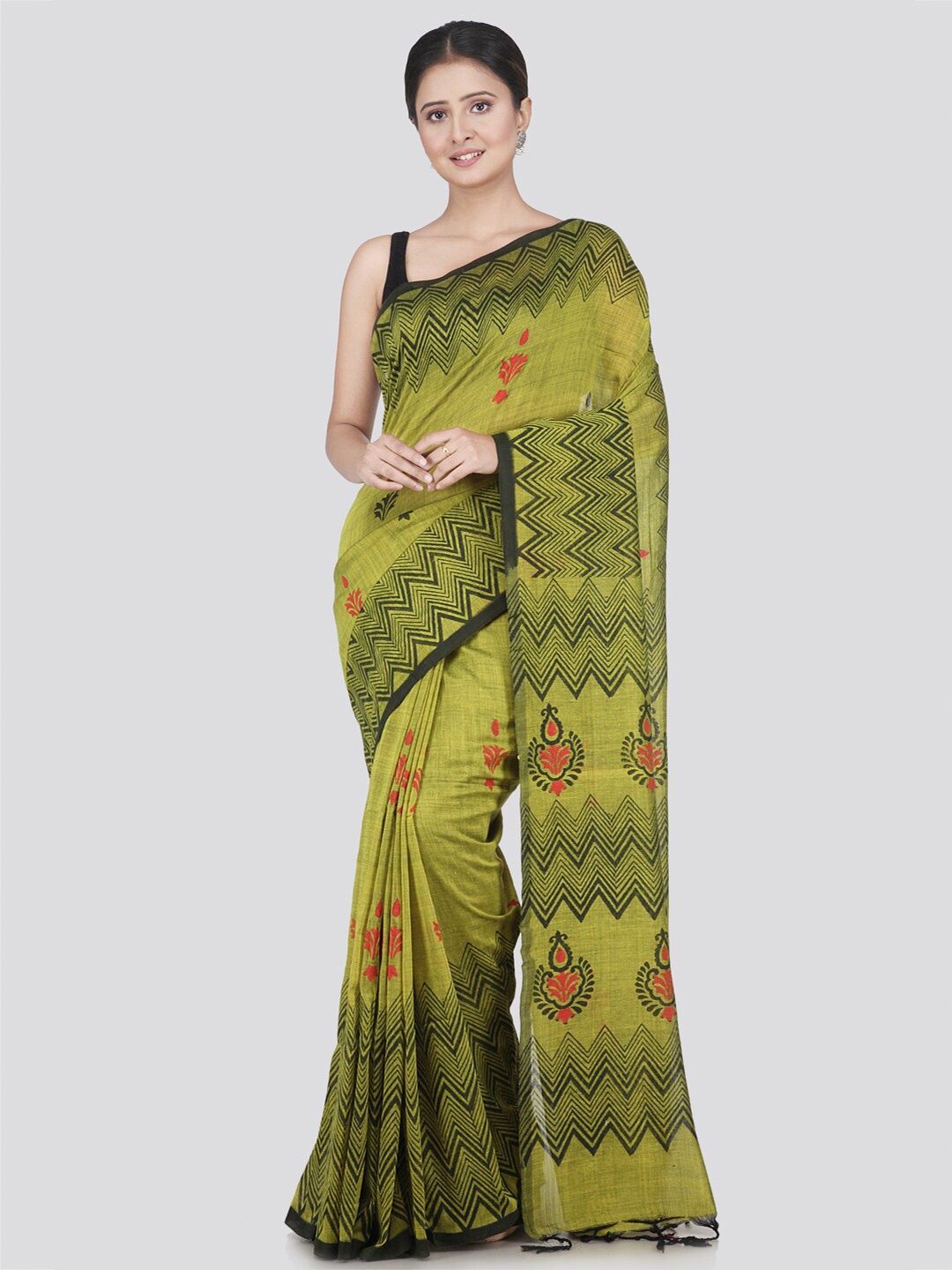 

PinkLoom Green & Black Floral Pure Cotton Saree