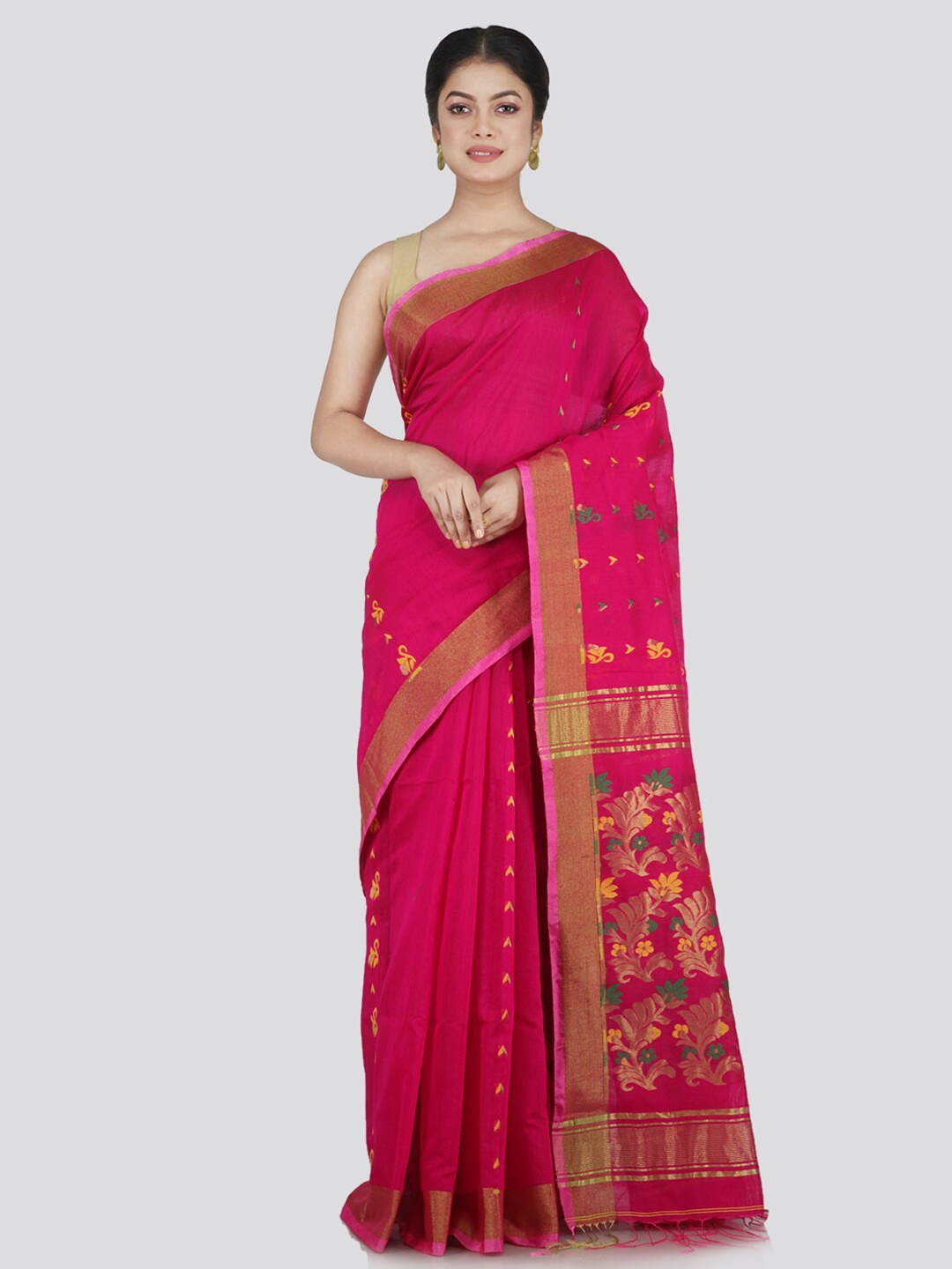 

PinkLoom Pink & Gold-Toned Floral Saree