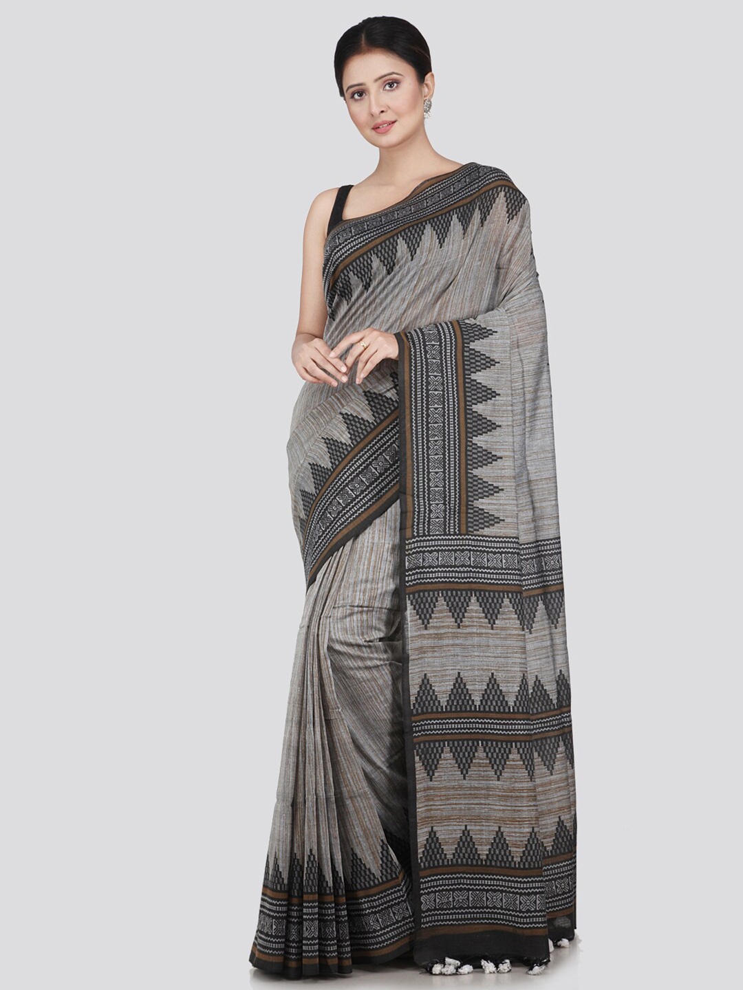 

PinkLoom Women Grey & Black Pure Cotton Saree