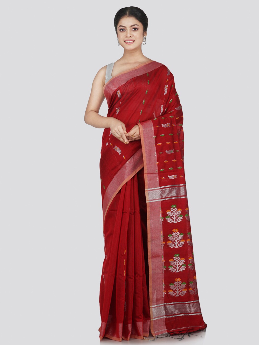 

PinkLoom Maroon & White Woven Design Saree