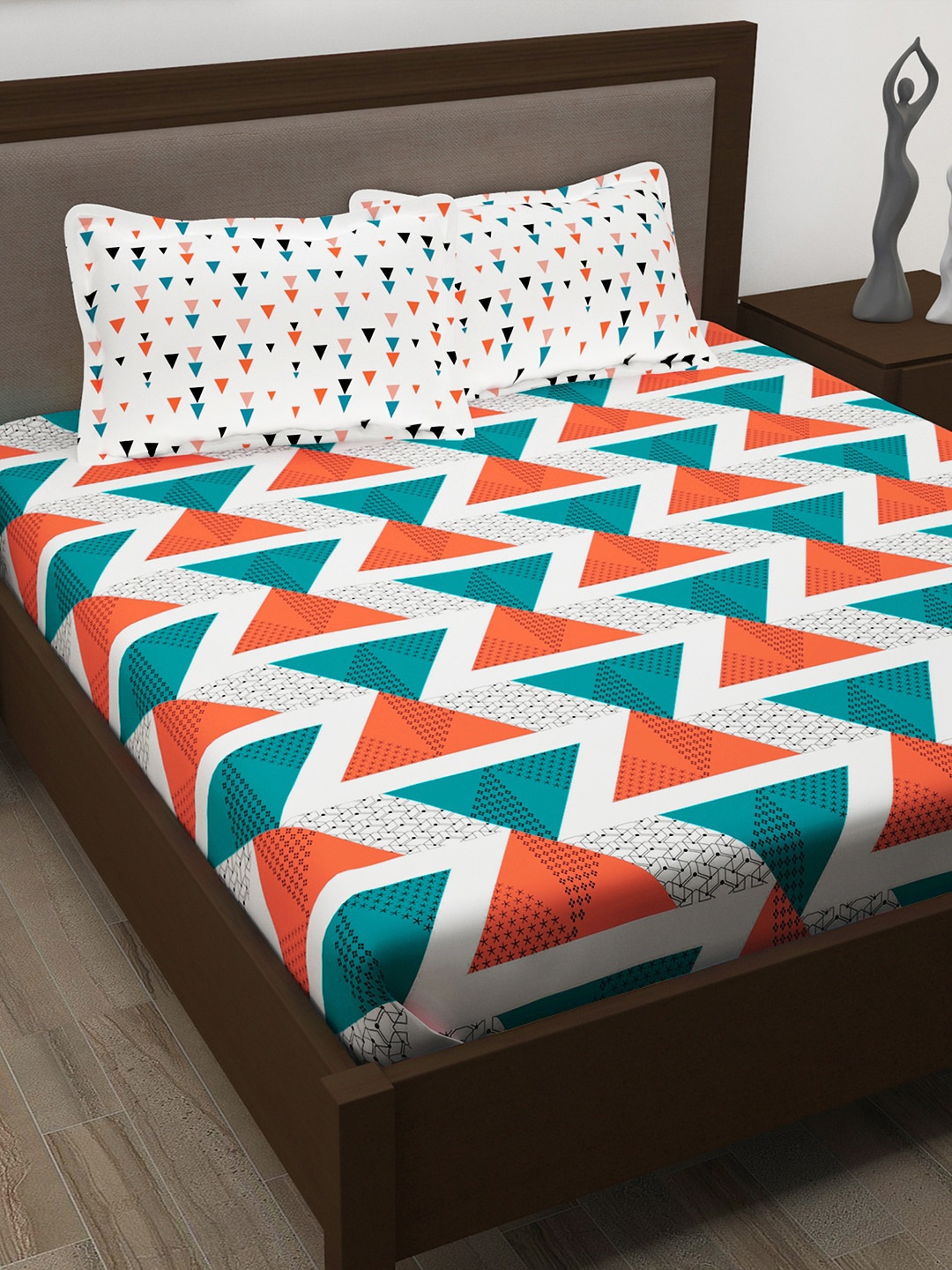 

Story@home Teal & White Geometric 186 TC King Bedsheet with 2 Pillow Covers