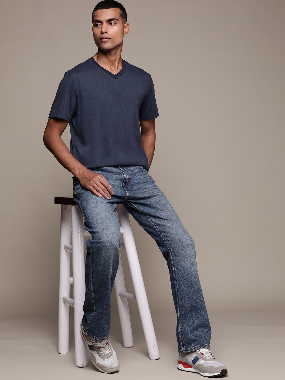 

Macy's Club Room Men Navy Blue V-Neck T-shirt