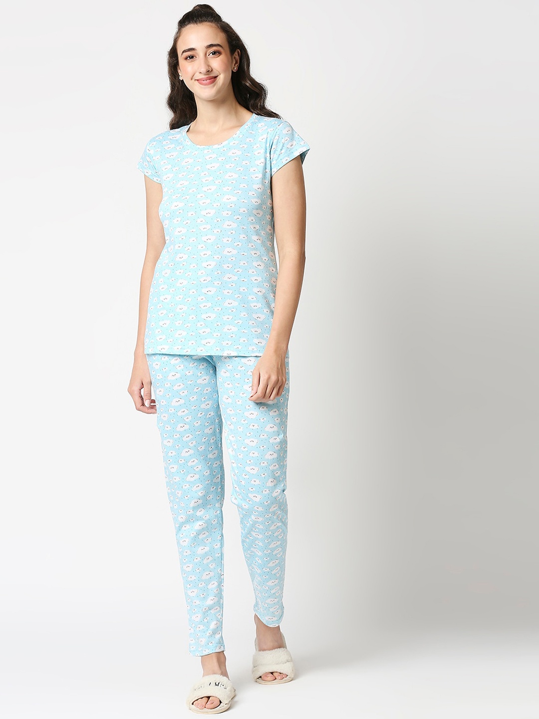 

Manaca Women Blue & White Printed Night suit