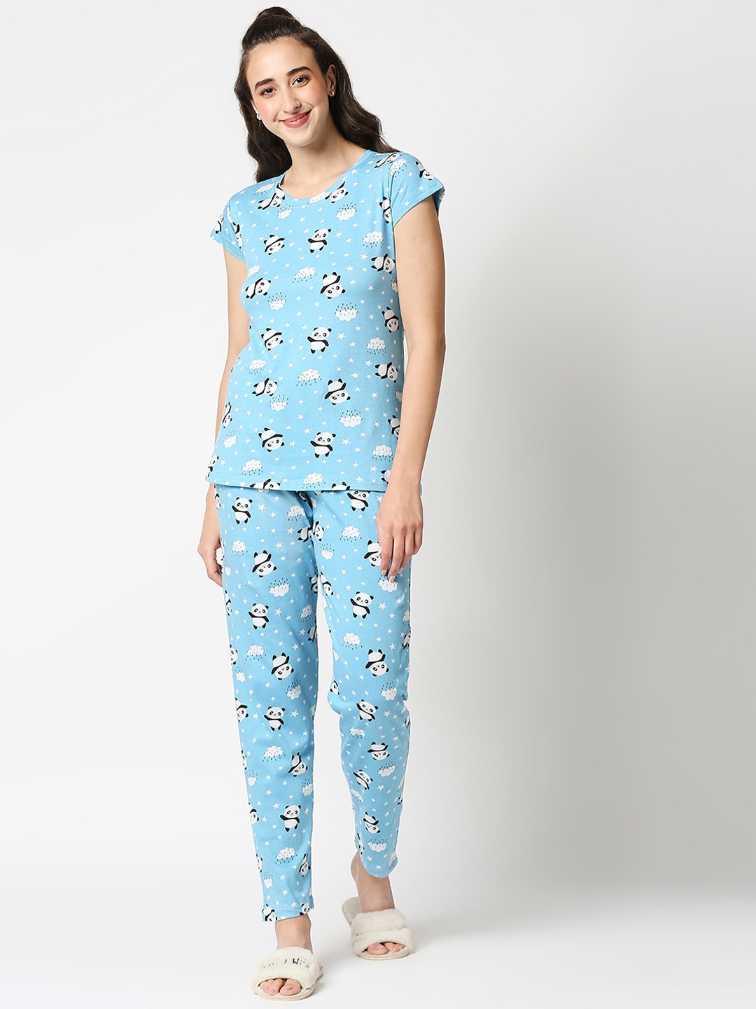 

Manaca Women Blue & White Printed Night suit