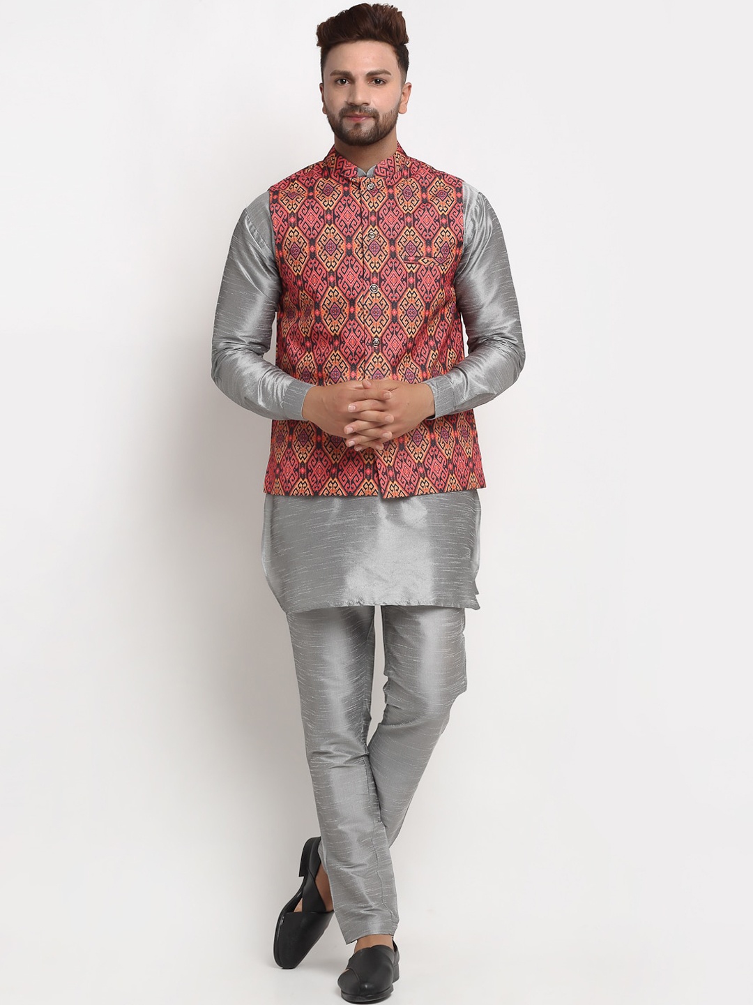 

Benstoke Men Grey Printed Dupion Silk Kurta with Pyjamas
