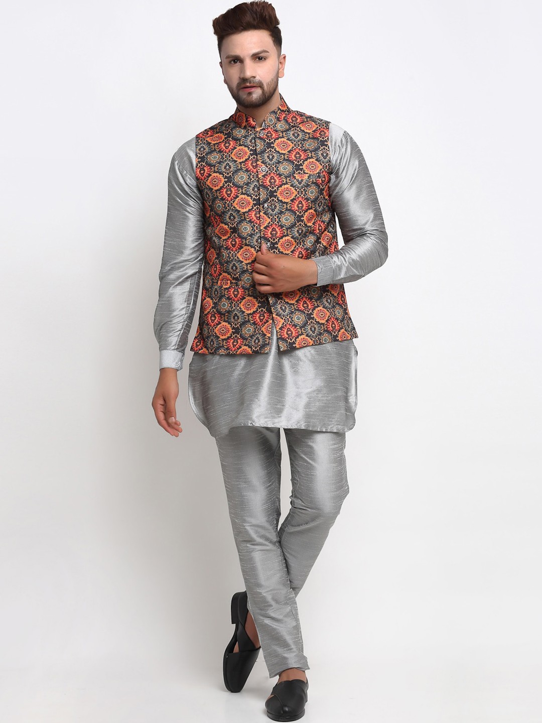 

Benstoke Men Grey Dupion Silk Kurta with Pyjamas & Nehru Jacket