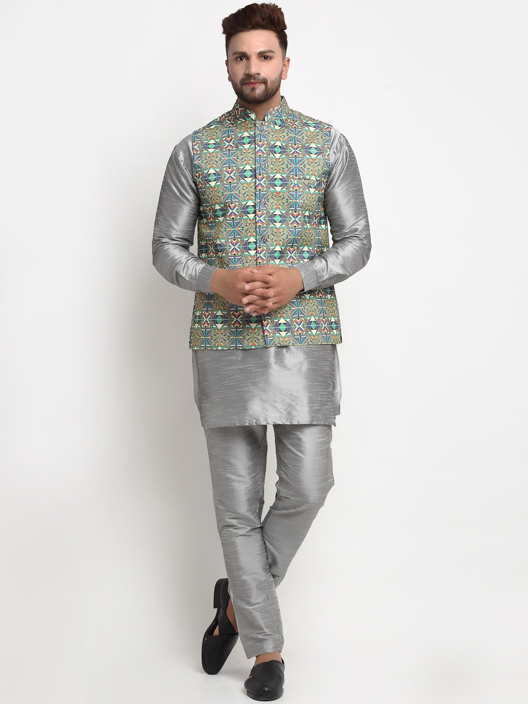 

Benstoke Men Grey Printed Dupion Silk Kurta with Pyjamas