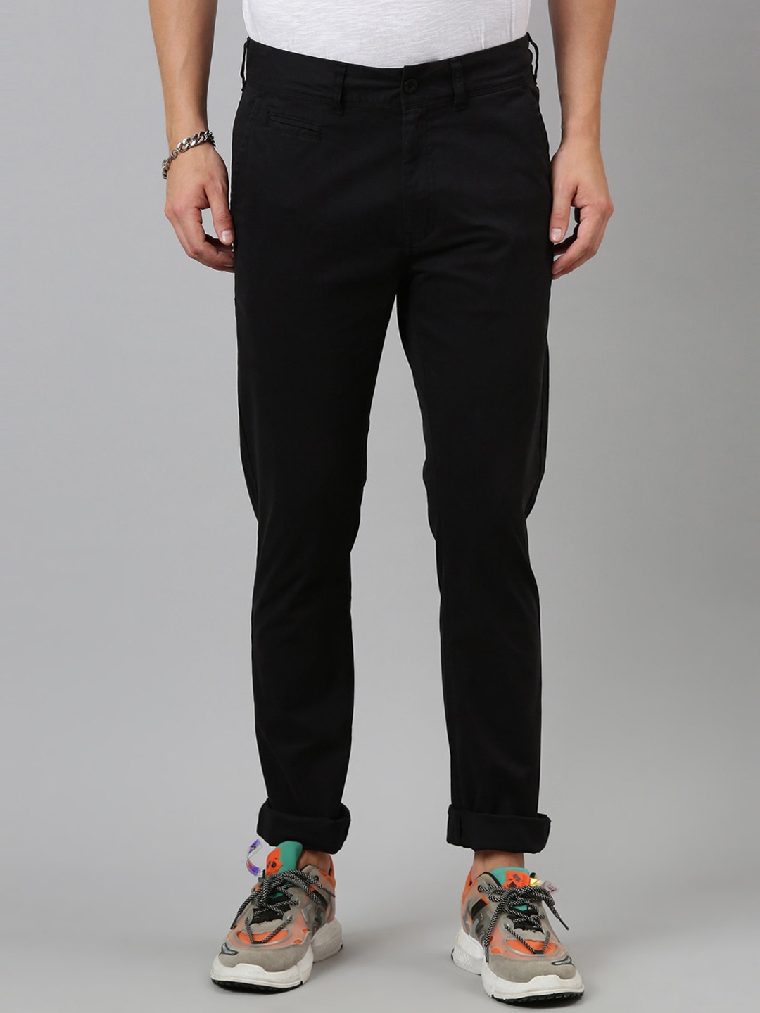 

Breakbounce Men Black Slim Fit Solid Mid-Raise Chinos Trousers