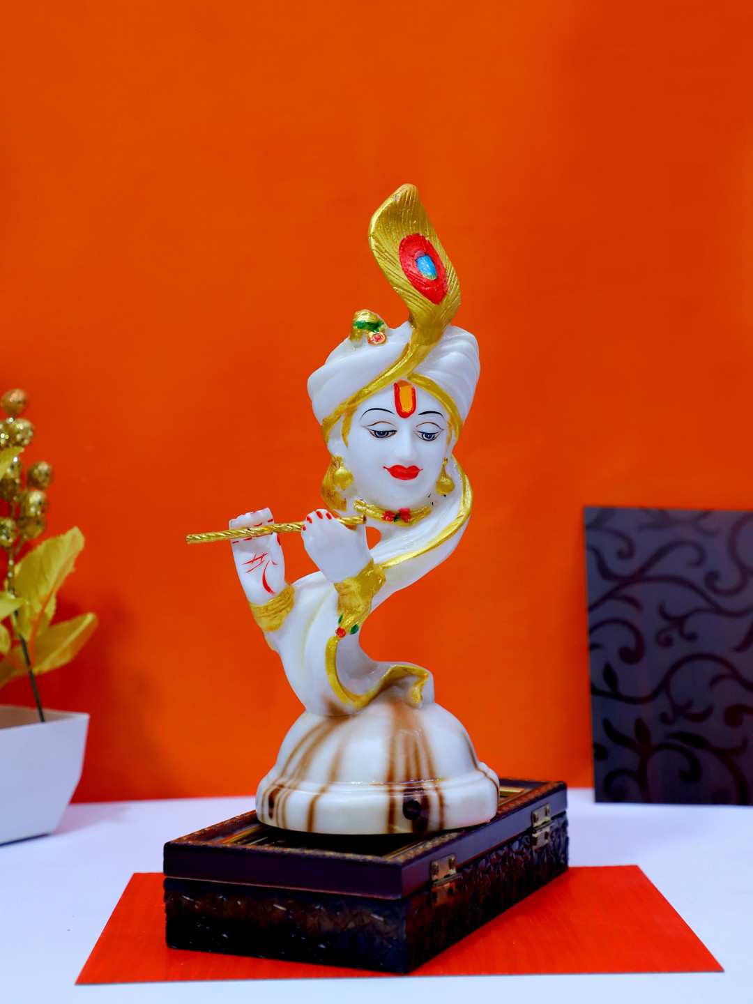

FASHIYANOO White & Gold-Toned Lord Krishna Showpieces