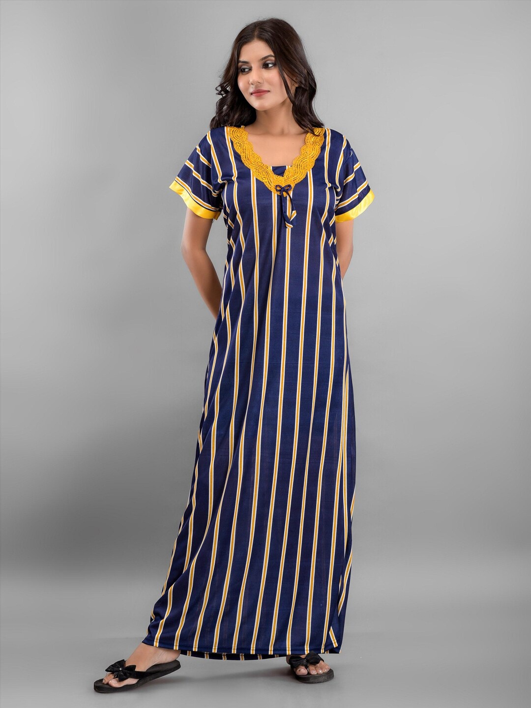 

Apratim Blue Printed Maxi Nightdress