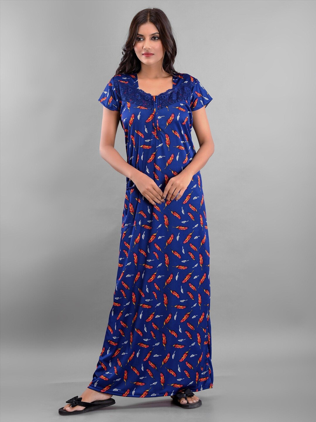 

Apratim Blue Printed Maxi Nightdress
