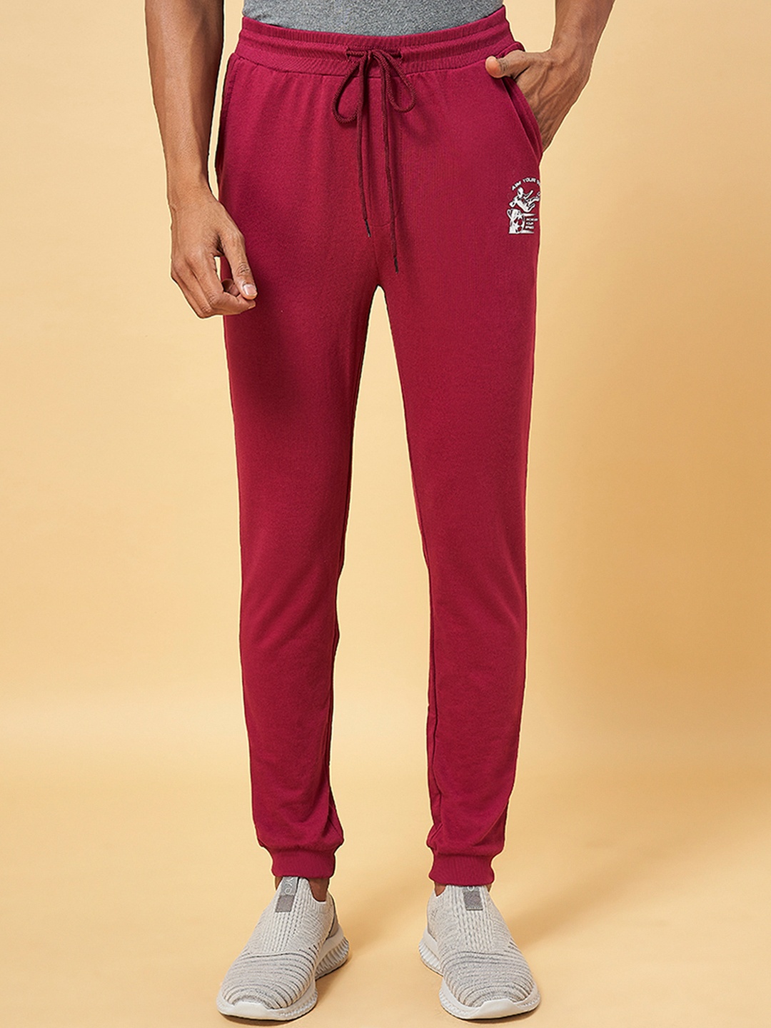 

Ajile by Pantaloons Men Maroon Solid Slim Fit Joggers