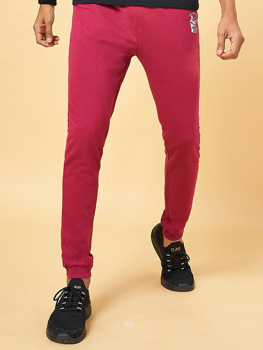 

Ajile by Pantaloons Men Maroon Solid Slim Fit Joggers