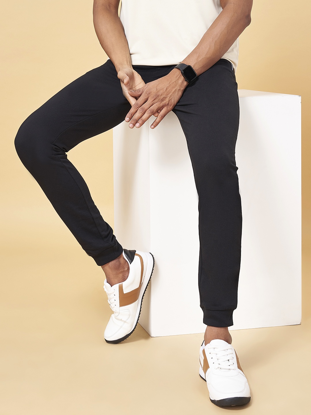 

Ajile by Pantaloons Men Black Solid Slim Fit Joggers