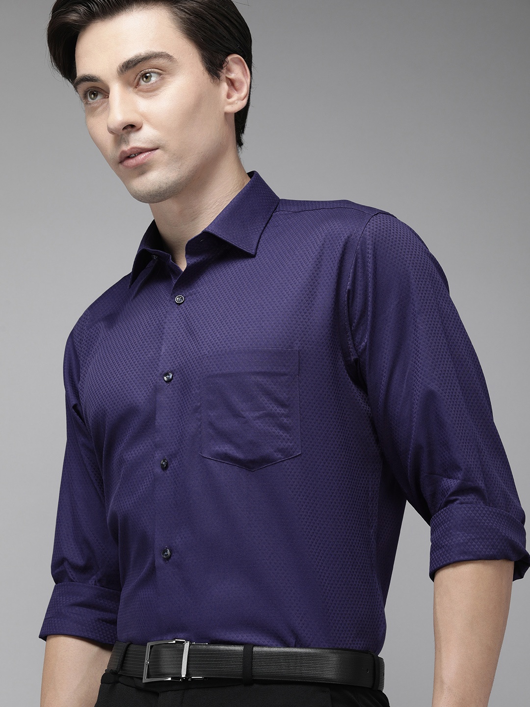 

Van Heusen Men Blue Solid Cotton Formal Shirt