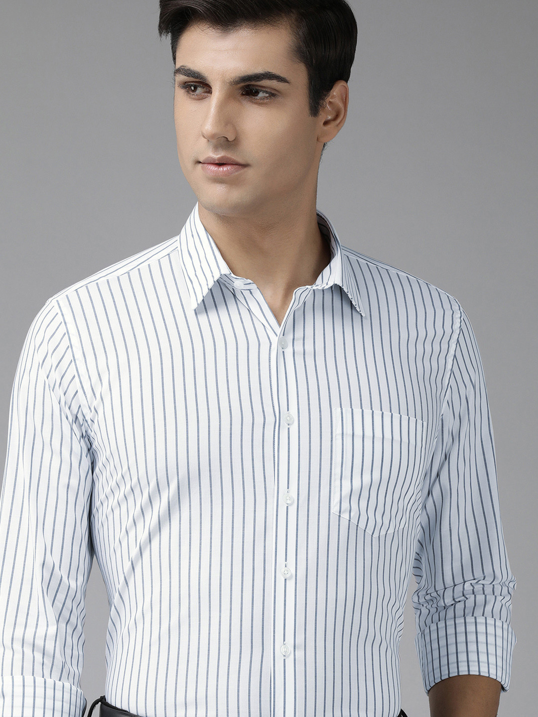 

Van Heusen Men White Slim Fit Vertical Stripes Opaque Cotton Formal Shirt