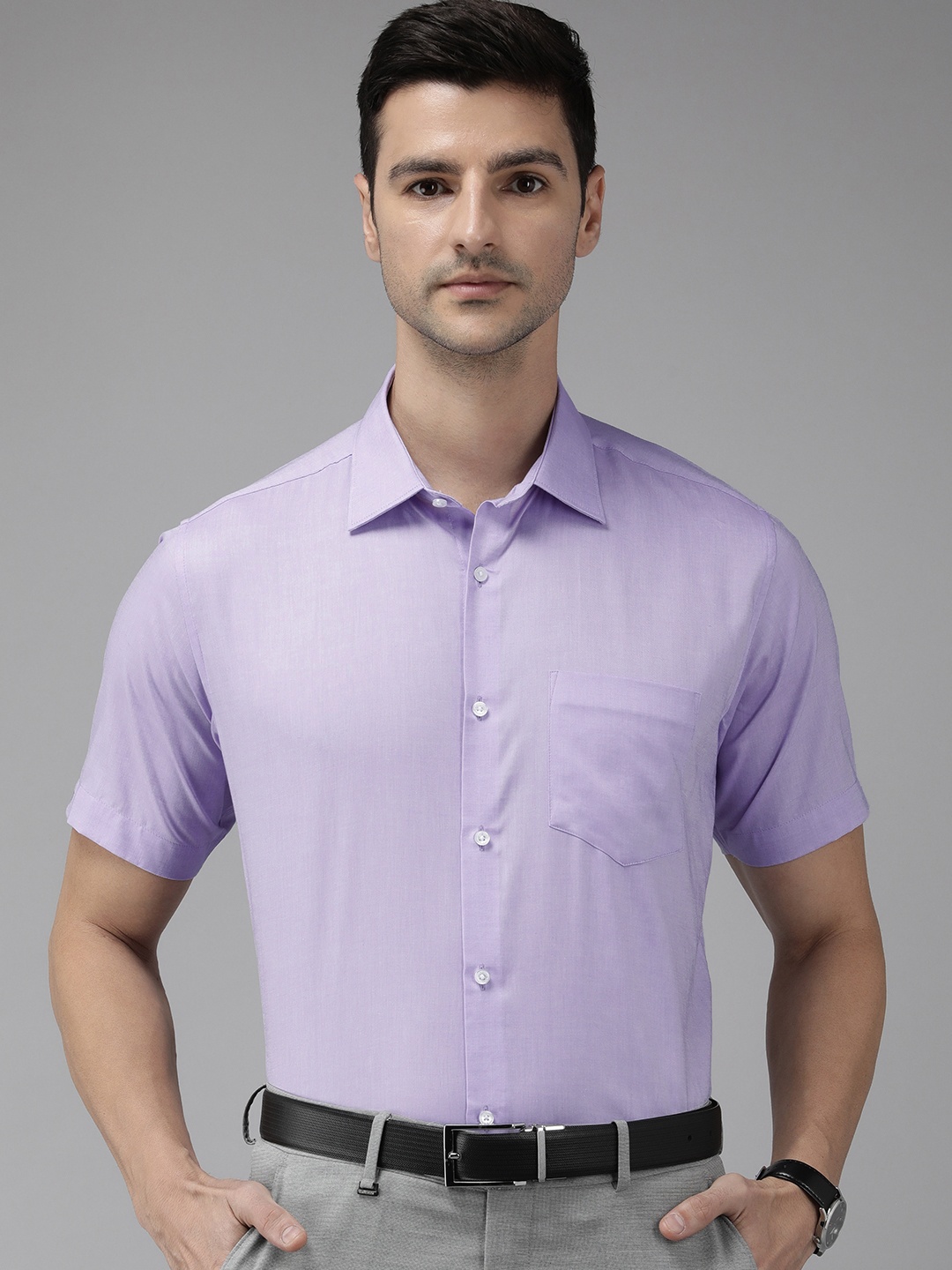 

Van Heusen Men Lavender Solid Pure Cotton Custom Fit Formal Shirt