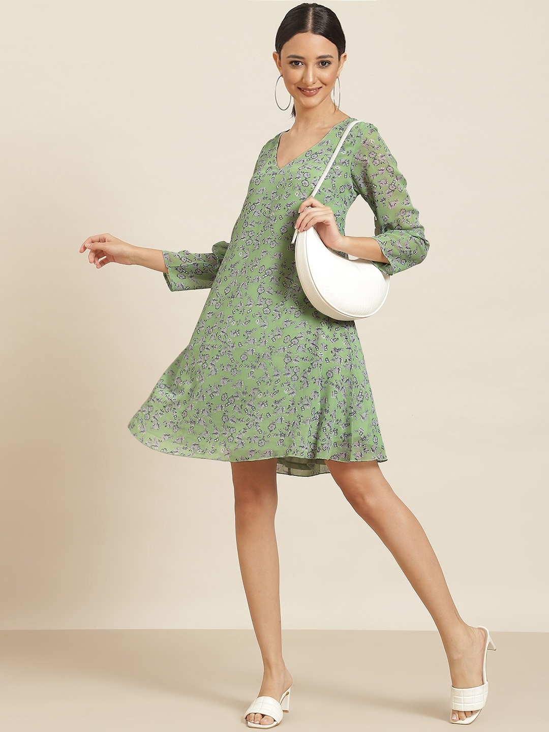 

Qurvii Green & Blue Floral Printed A-Line Dress