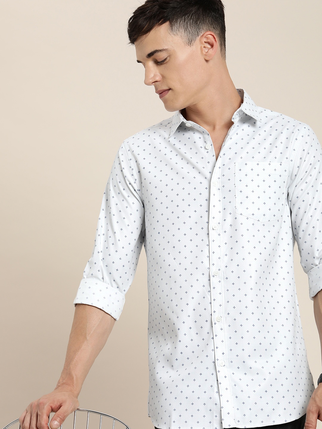 

encore by INVICTUS Men White & Blue Micro Ditsy Printed Casual Shirt