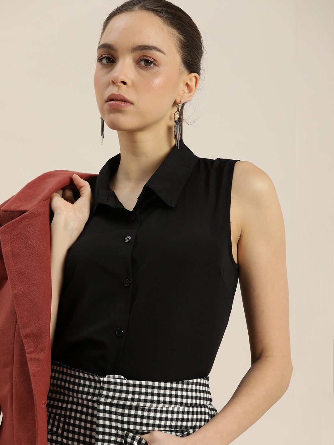 

encore by INVICTUS Women Black Sleeveless Solid Casual Shirt