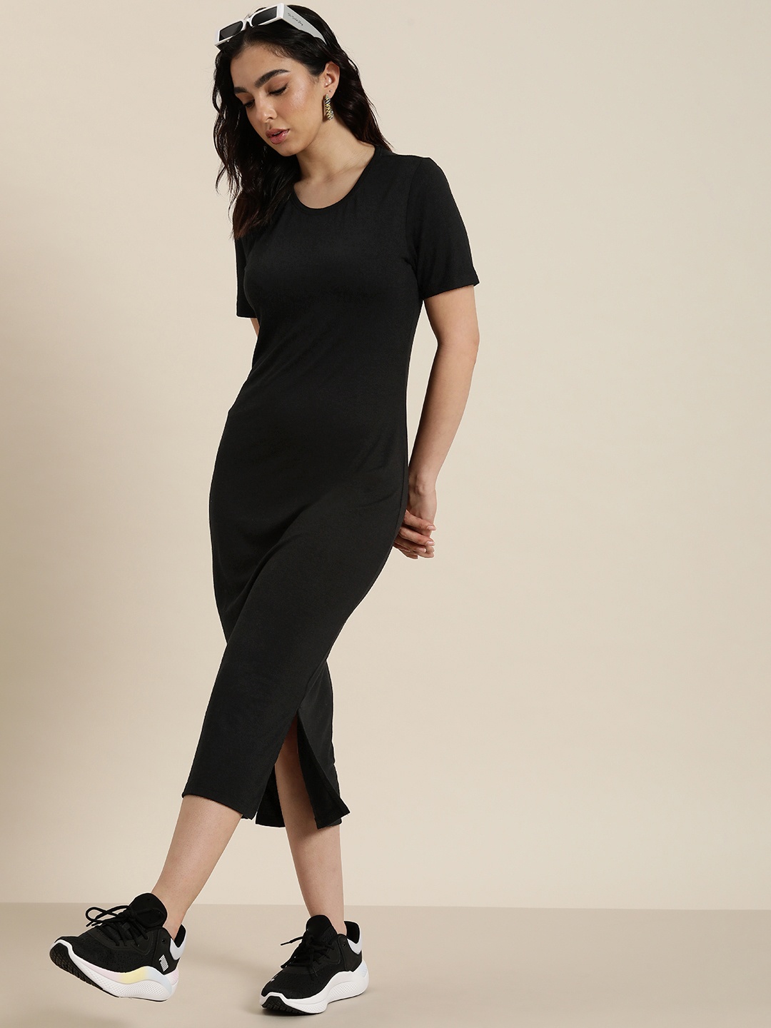 

encore by INVICTUS Solid Round Neck Sheath Midi Dress, Black
