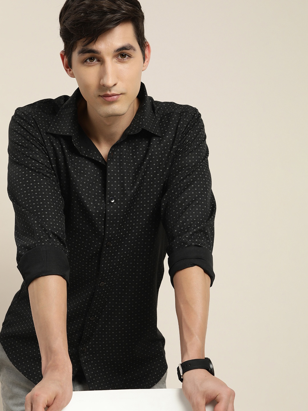 

encore by INVICTUS Men Black Printed Easy Iron Casual Shirt