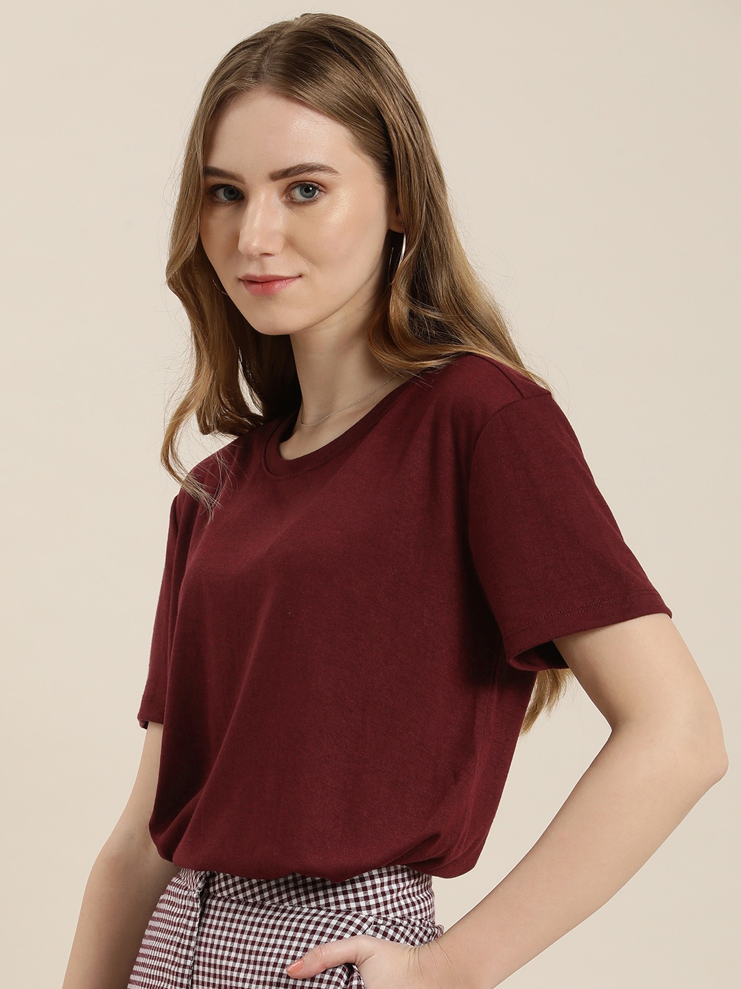 

encore by INVICTUS Solid Round Neck Top, Maroon