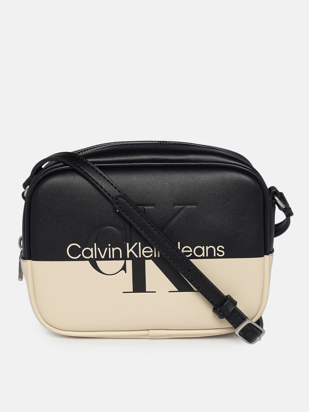 

Calvin Klein Jeans Black & Cream-Coloured Colourblocked Sling Bag