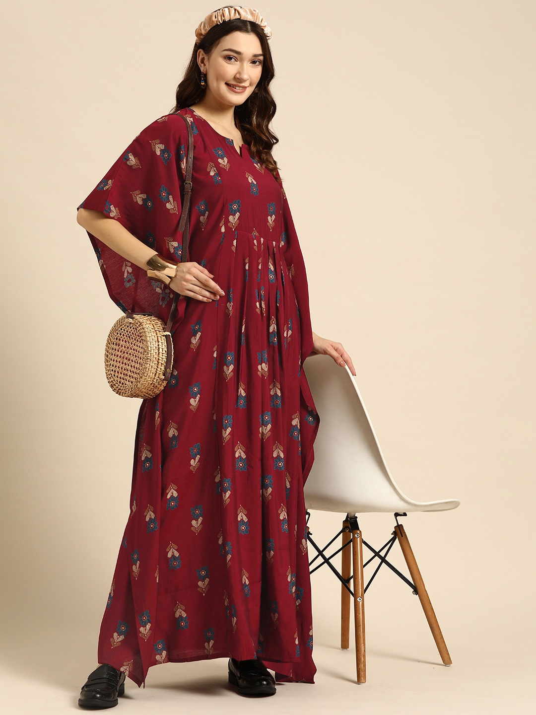 

Sangria Women Maroon Floral Printed Kaftan Kurta