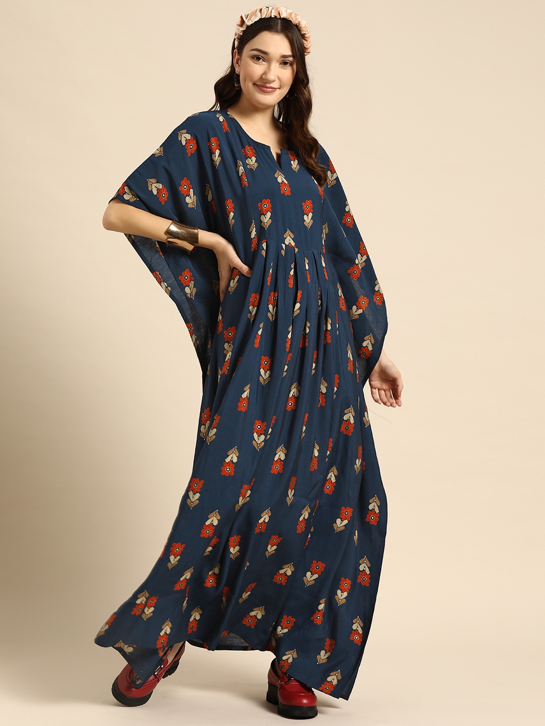 Sangria Women Blue Floral Printed Kaftan Kurta