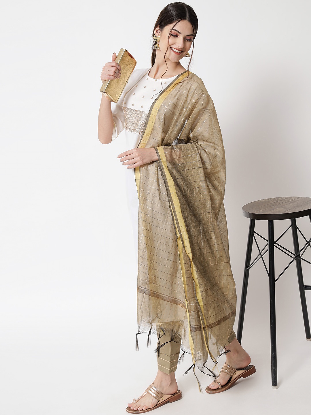 

VredeVogel Women White Ethnic Motifs Printed Kurta with Trousers & With Dupatta