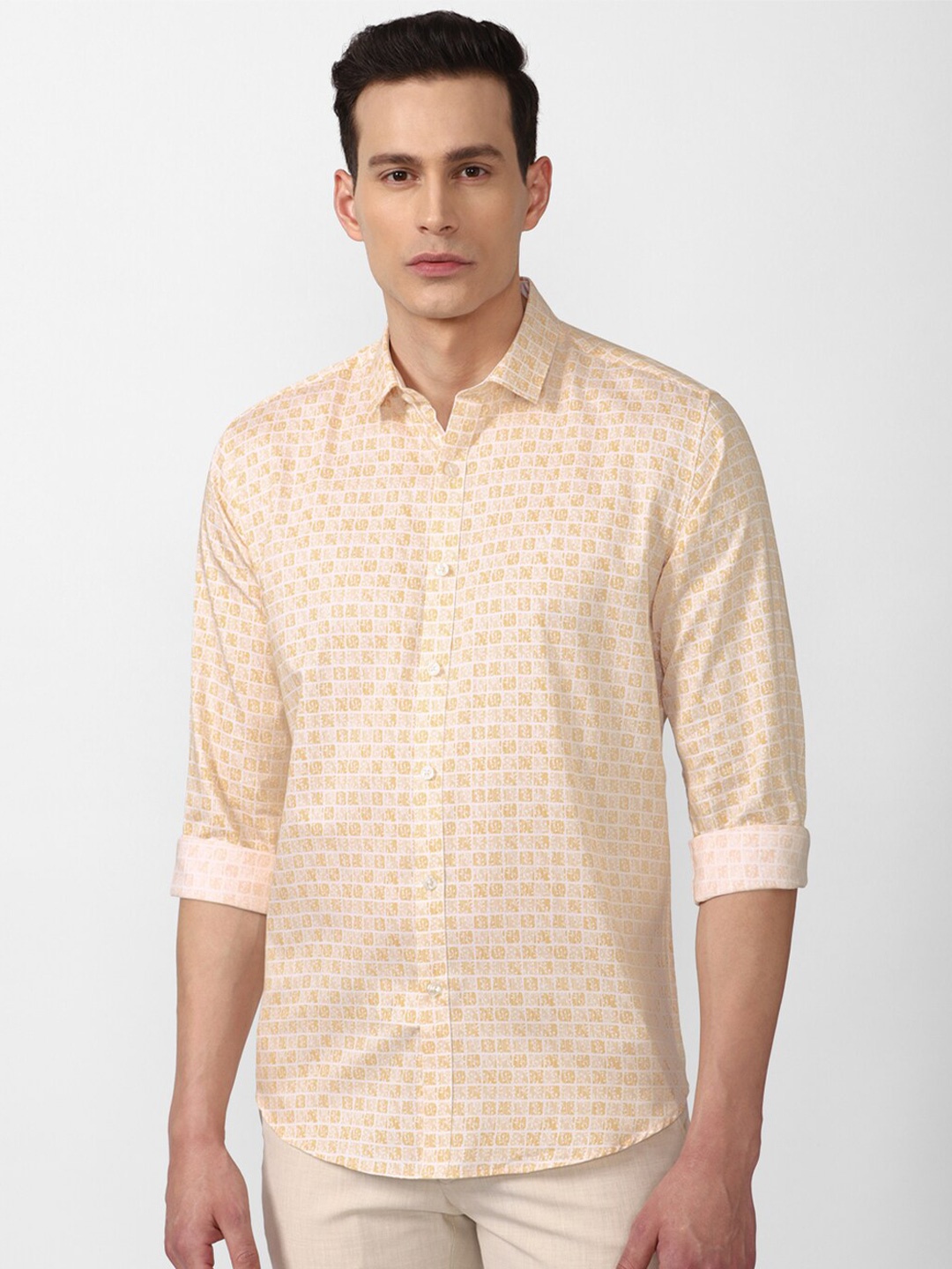 

V Dot Men Yellow Slim Fit Printed Pure Cotton Casual Shirt