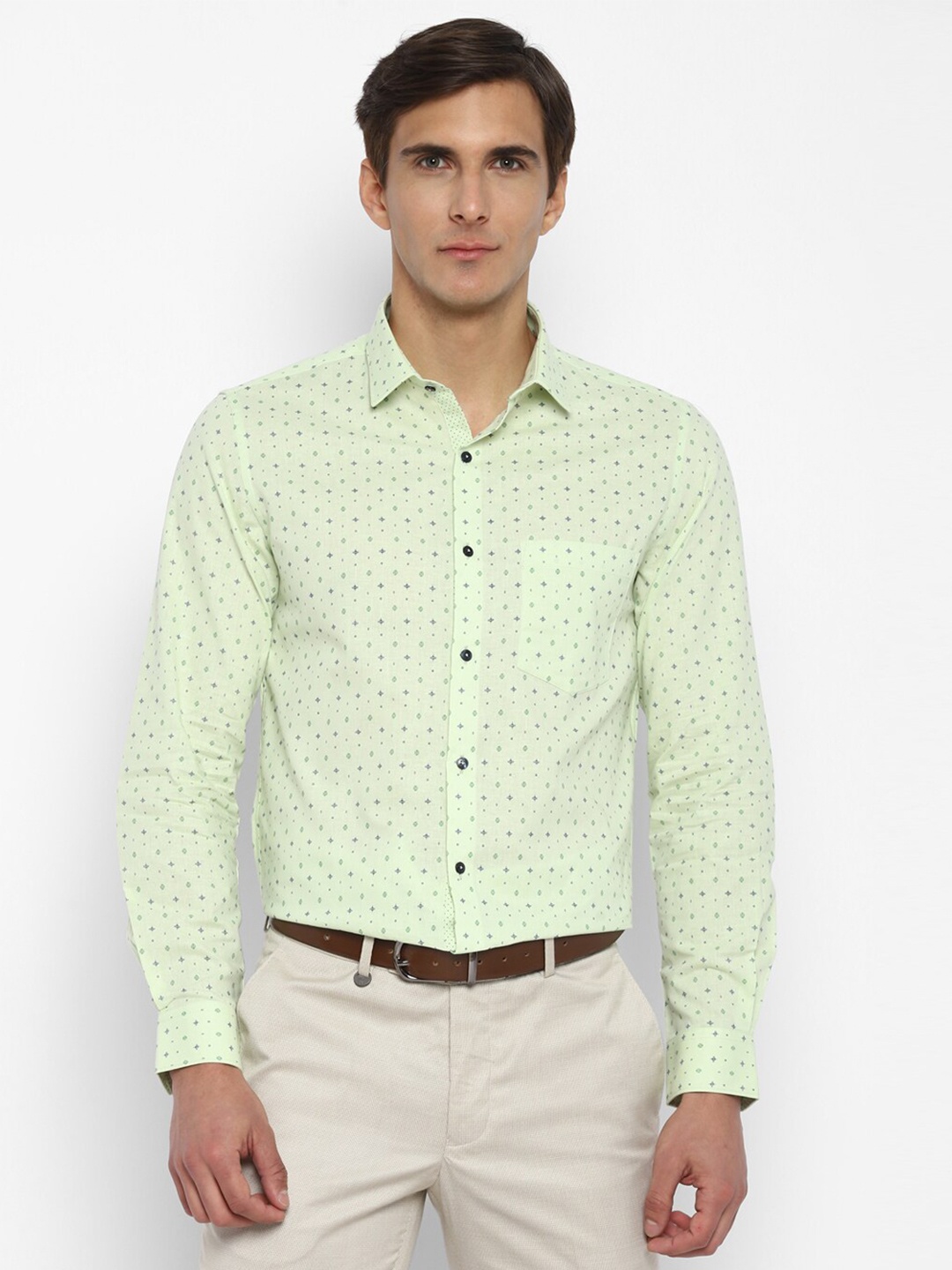 

Turtle Men Green Slim Fit Printed Semiformal Shirt