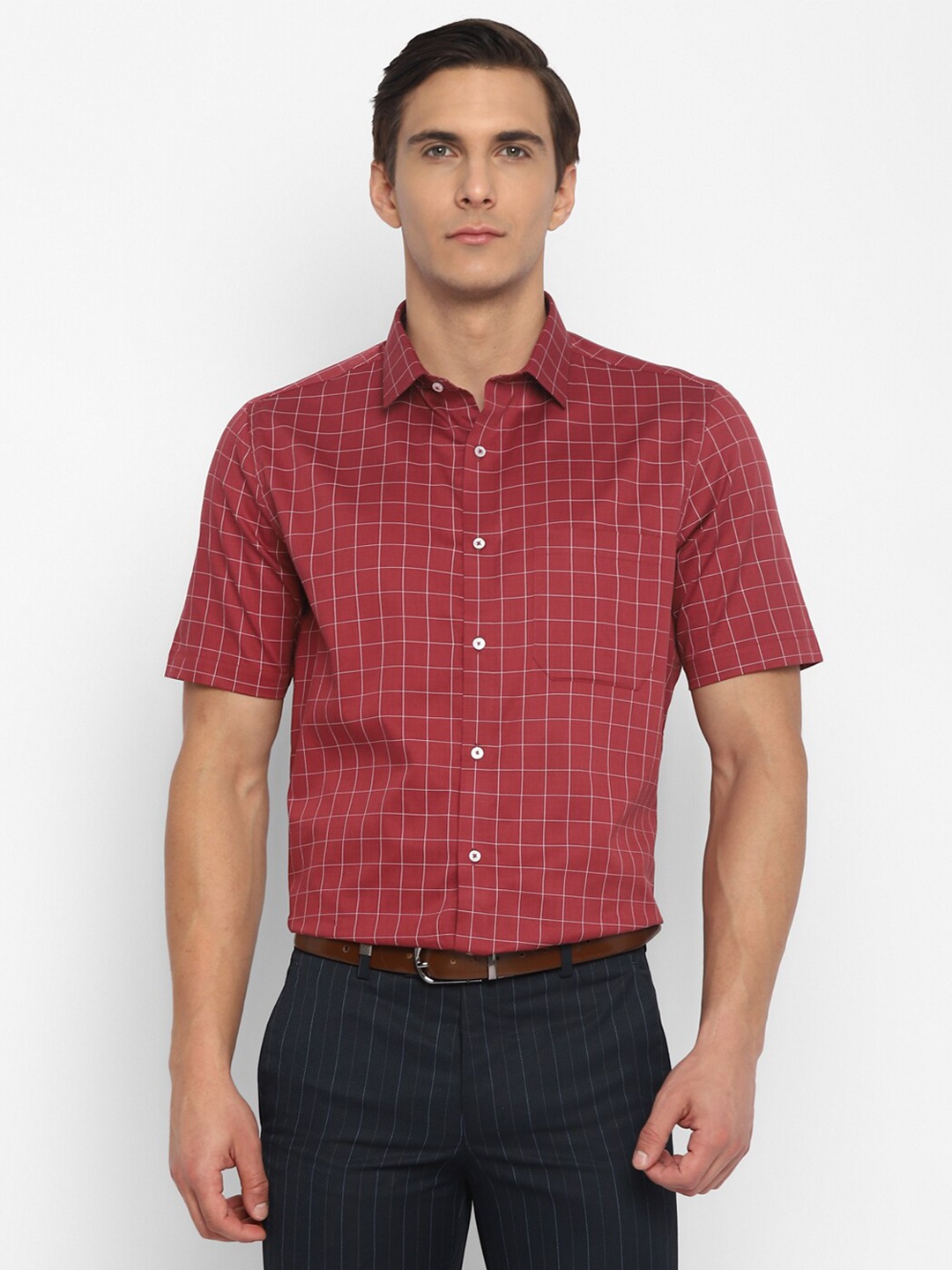 

Turtle Men Maroon Checked Regular Fit Cotton Semiformal Shirt