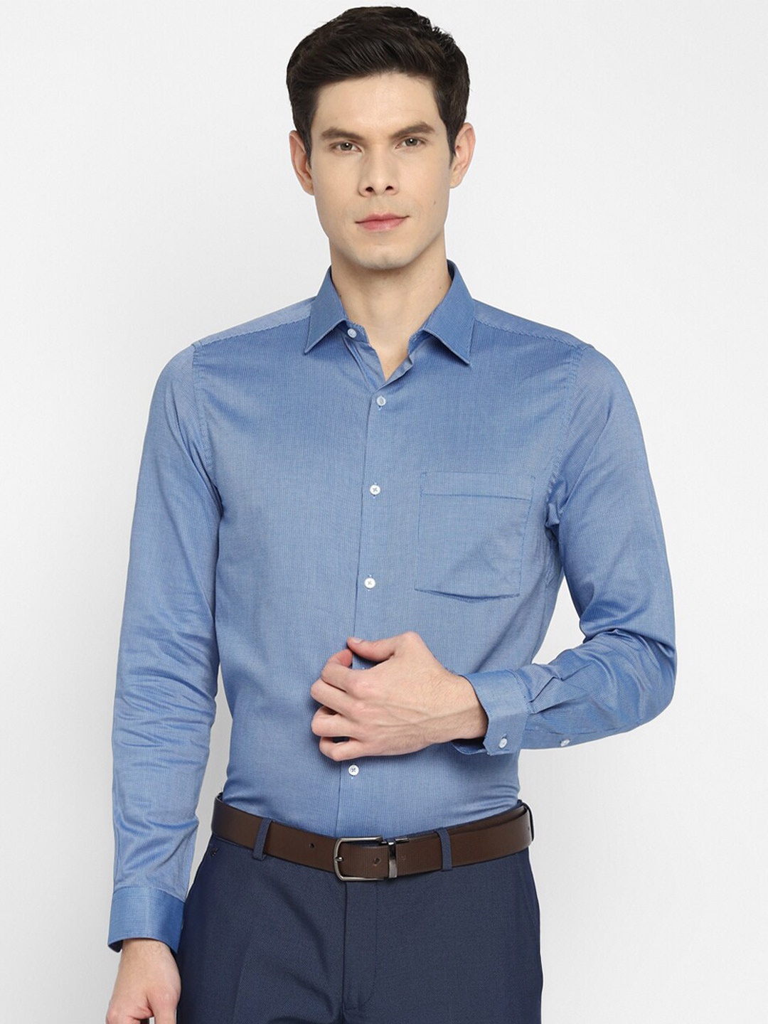 

Turtle Men Blue Slim Fit Semiformal Shirt