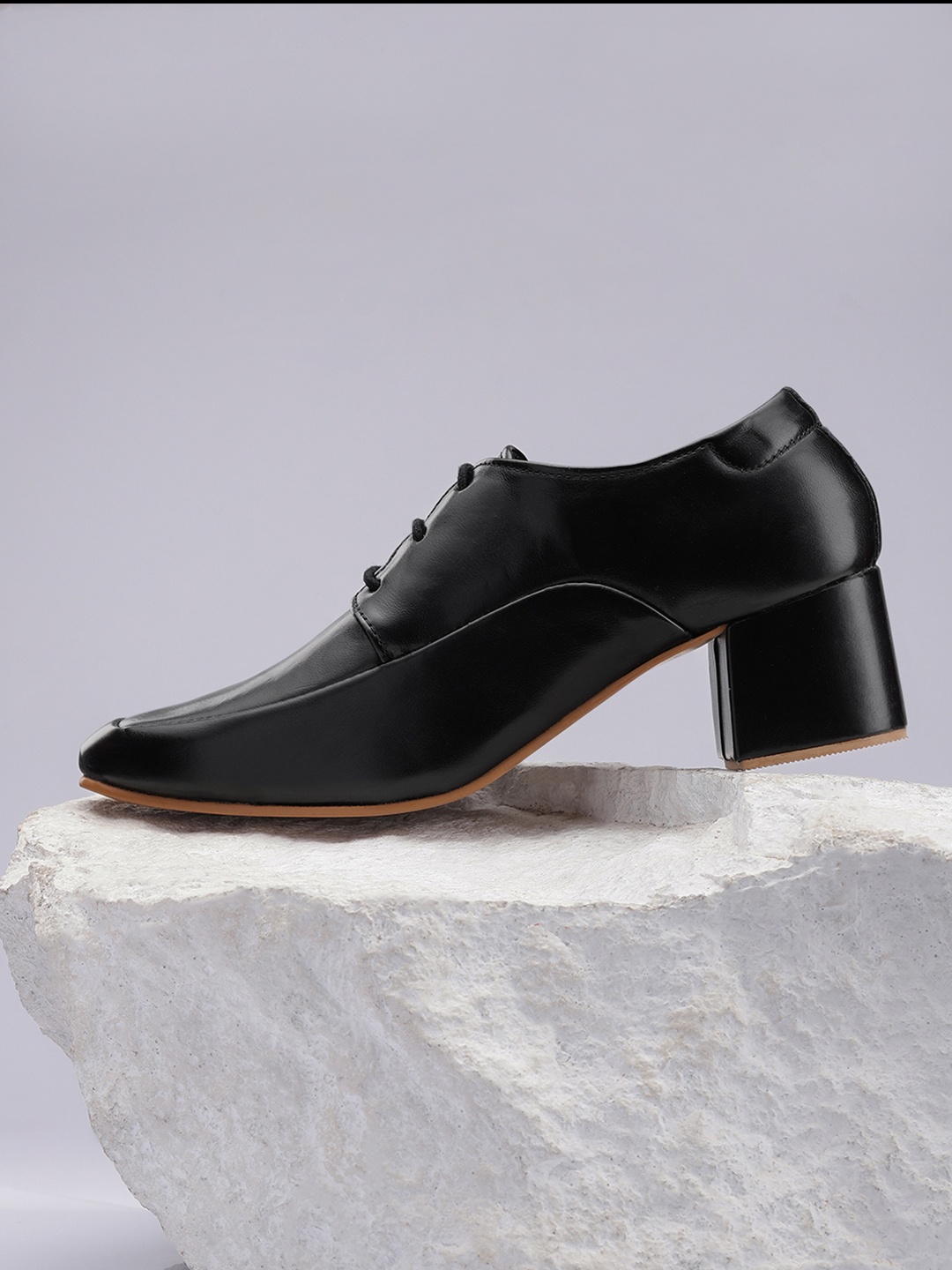 

her by invictus Block Heel Derbys, Black