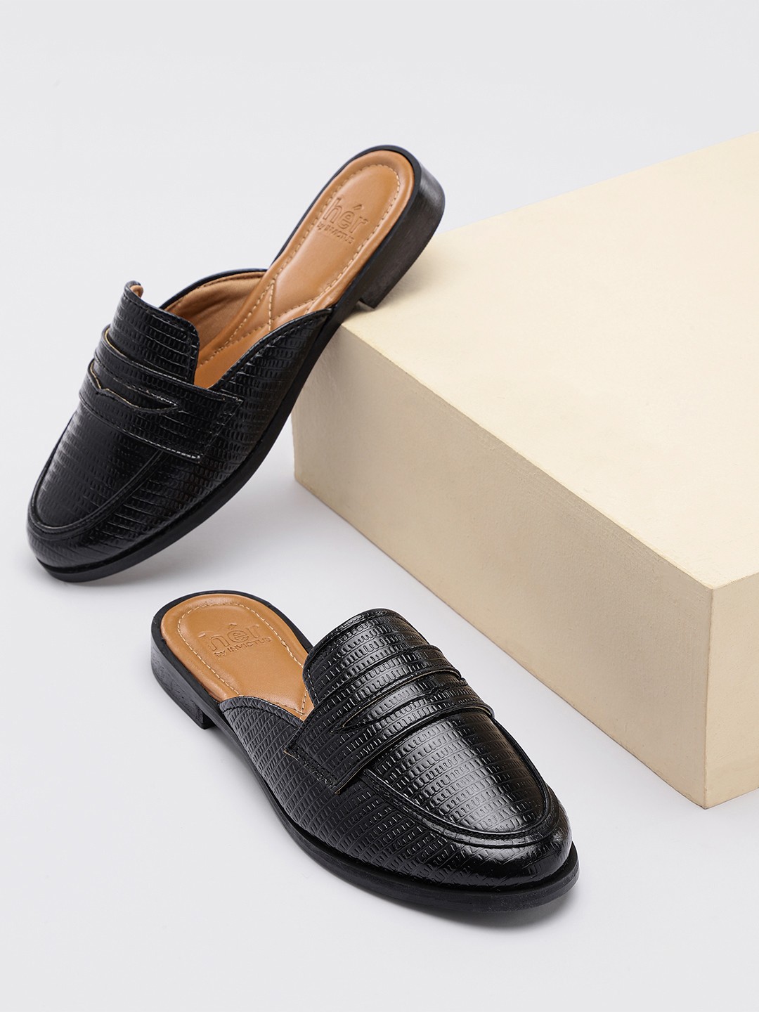 

her by invictus Women Black Textured Mules